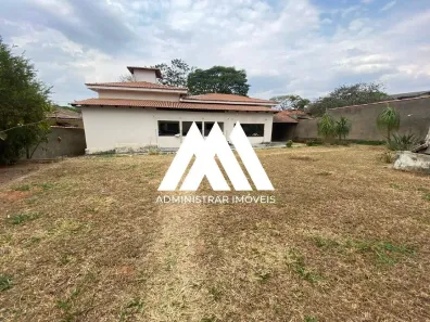 Casa com 3 Quartos à venda, 400m² no Santanense, Itaúna