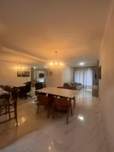 Apartamento com 3 Quartos para alugar, 135m² no Meia Praia, Itapema