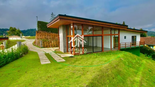 Casa com 3 Quartos à venda, 145m² no Campos Do Jordao, Campos do Jordão