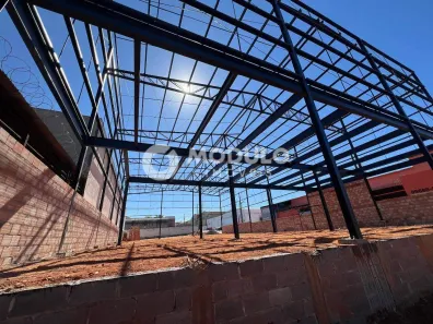 Galpão/Depósito/Armazém para alugar, 900m² no Nossa Senhora das Graças, Uberlândia