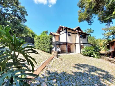Casa de Condomínio com 3 Quartos à venda, 230m² no Chácara Santa Lúcia, Carapicuíba