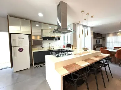 Sobrado com 4 Quartos à venda, 358m² no Parque Santo Antônio, Taubaté