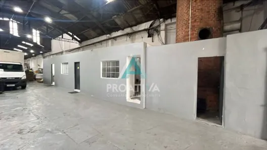 Galpão/Depósito/Armazém para alugar, 750m² no São João Clímaco, São Paulo