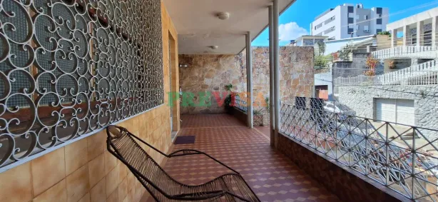 Casa com 3 Quartos à venda, 400m² no Sagrada Família, Belo Horizonte