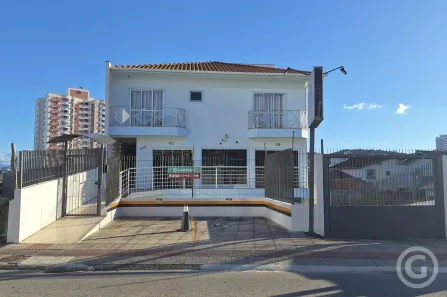 Apartamento com 2 Quartos para alugar, 38m² no Barreiros, São José