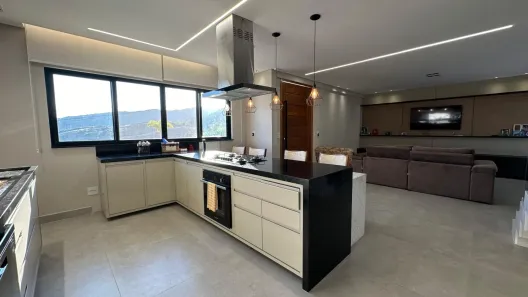 Casa de Condomínio com 4 Quartos à venda, 260m² no Salvaterra, Juiz de Fora