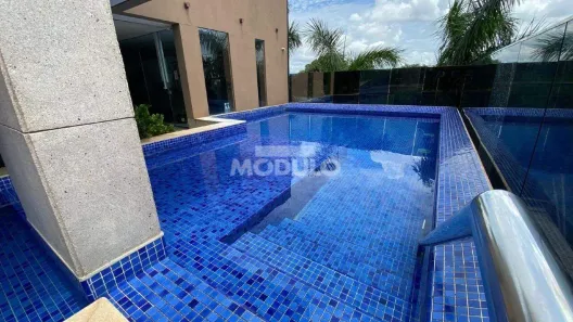 Apartamento com 3 Quartos para alugar, 145m² no Tubalina, Uberlândia