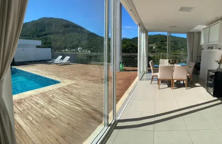 Casa de Condomínio com 4 Quartos à venda, 691m² no Itacorubi, Florianópolis
