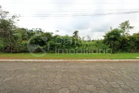 Lote/Terreno à venda, 1060m² no Boungaiville, Peruíbe