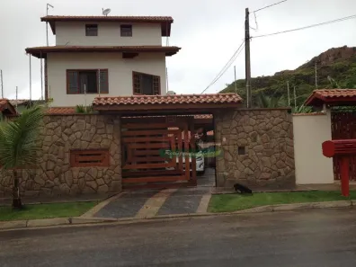 Sobrado com 4 Quartos à venda, 243m² no Cidade Jardim, Caraguatatuba