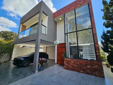 Casa com 5 Quartos à venda, 230m² no Várzea, Lagoa Santa