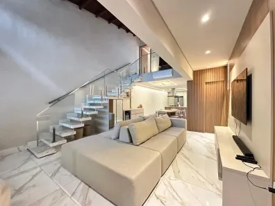 Sobrado com 3 Quartos à venda, 225m² no Guilhermina, Praia Grande