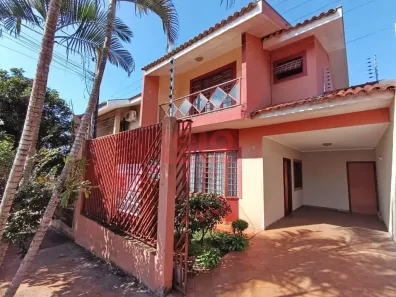 Sobrado com 3 Quartos à venda, 138m² no Jardim Santa Helena, Maringá