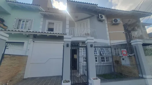 Casa com 3 Quartos à venda, 136m² no Centro, Canoas