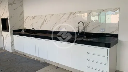 Casa com 5 Quartos à venda, 238m² no Vigilato Pereira, Uberlândia