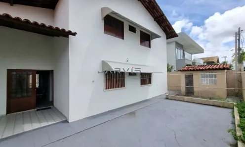 Casa de Condomínio com 3 Quartos para alugar, 190m² no Jardim Petrópolis, Maceió