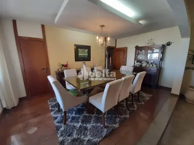 Apartamento com 5 Quartos à venda, 288m² no Fundinho, Uberlândia