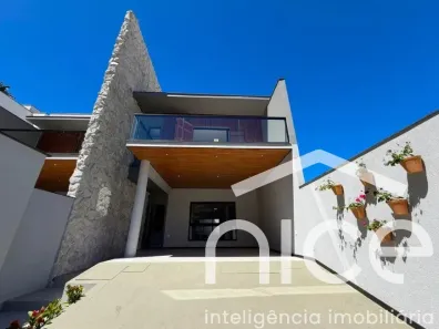 Sobrado com 3 Quartos à venda, 170m² no Cabeçudas, Itajaí