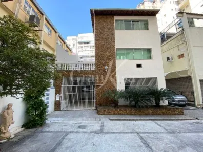 Casa com 3 Quartos para alugar, 400m² no Copacabana, Rio de Janeiro