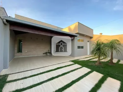 Casa com 3 Quartos à venda, 190m² no Laranjeiras, Uberlândia
