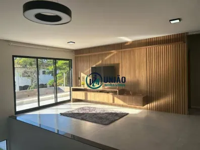 Casa com 5 Quartos à venda, 700m² no Piratininga, Niterói