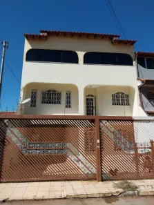 Casa com 3 Quartos à venda, 250m² no Riacho Fundo I, Brasília