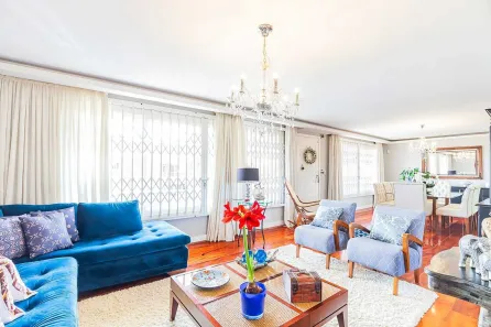 Casa com 4 Quartos para alugar, 344m² no Chácara das Pedras, Porto Alegre