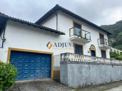 Casa com 6 Quartos à venda, 231m² no Valparaíso, Petrópolis