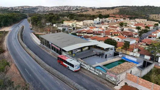 Galpão/Depósito/Armazém para alugar, 650m² no Floresta Encantada, Esmeraldas