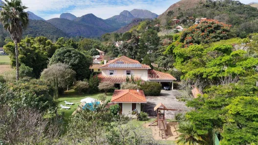 Casa com 5 Quartos à venda, 400m² no Cuiabá, Petrópolis