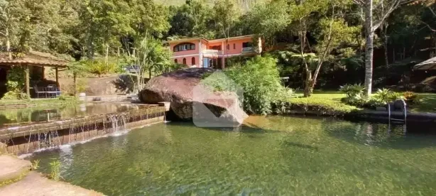 Casa com 3 Quartos à venda, 400m² no Araras, Petrópolis