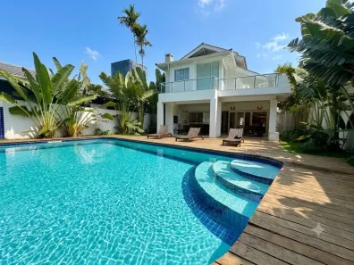 Sobrado com 4 Quartos à venda, 258m² no Riviera, Bertioga