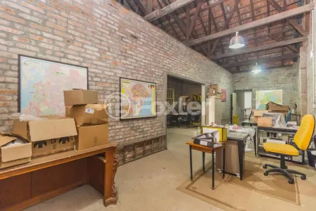 Casa com 2 Quartos à venda, 210m² no Navegantes, Porto Alegre