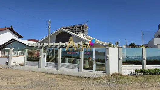 Casa com 4 Quartos à venda, 250m² no Centro, Penha