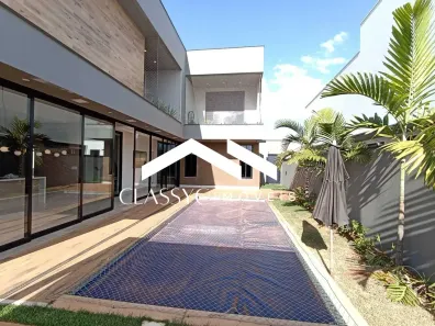 Casa de Condomínio com 3 Quartos para alugar, 240m² no Granja Marileusa, Uberlândia