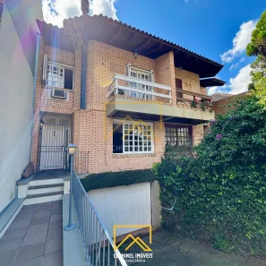 Sobrado com 4 Quartos à venda, 240m² no Chácara das Pedras, Porto Alegre
