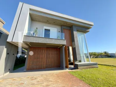 Sobrado com 4 Quartos à venda, 250m² no Capão Novo, Capão da Canoa
