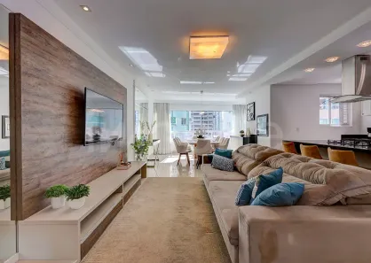 Apartamento com 3 Quartos para alugar, 130m² no Centro, Balneário Camboriú