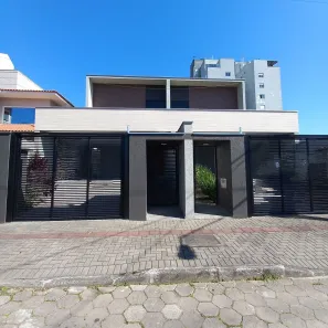 Sobrado com 4 Quartos à venda, 197m² no Santo Antônio, Joinville