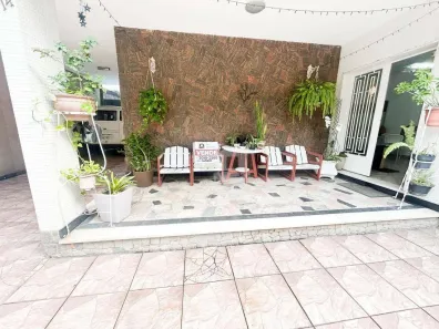 Casa com 4 Quartos à venda, 210m² no Vital Brazil, Niterói