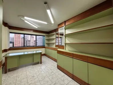 Sala Comercial para alugar, 140m² no Centro, Juiz de Fora