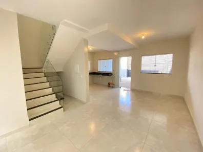 Casa com 3 Quartos para alugar, 90m² no Centro, Sarzedo