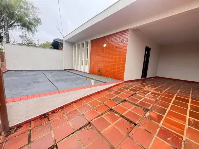Casa com 5 Quartos para alugar, 130m² no San Remo, Londrina