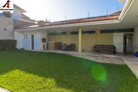 Casa com 5 Quartos à venda, 700m² no Calhau, São Luís