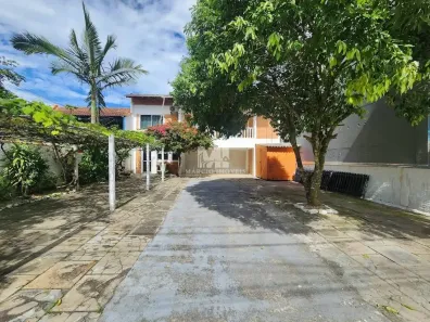 Sobrado com 4 Quartos à venda, 220m² no Itacolomi, Balneário Piçarras