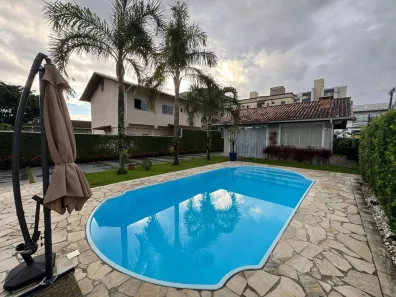 Casa com 3 Quartos à venda, 200m² no Itaum, Joinville