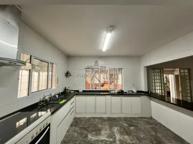 Casa com 5 Quartos à venda, 200m² no Bosque dos Eucaliptos, São José dos Campos