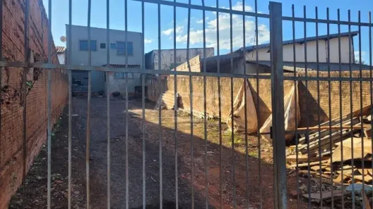 Galpão/Depósito/Armazém à venda, 650m² no Vila Ruiz, Pederneiras