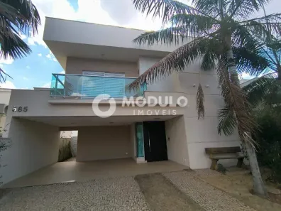 Casa de Condomínio com 4 Quartos para alugar, 340m² no Aclimação, Uberlândia