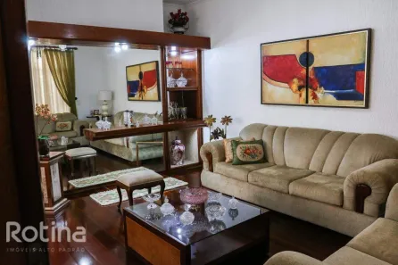 Casa com 3 Quartos à venda, 250m² no Osvaldo Rezende, Uberlândia